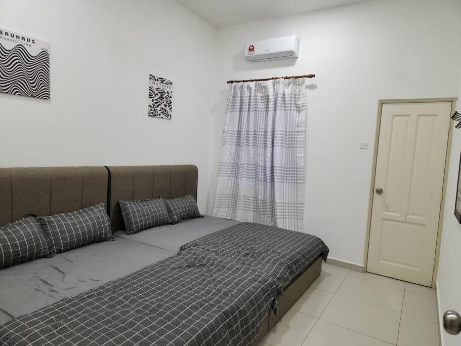 Botani Bauhaus 17pax/4br/mahjong/tv Box Rumah percutian