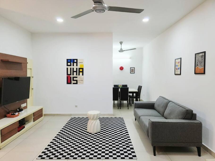 Botani Bauhaus 17pax/4br/mahjong/tv Box *