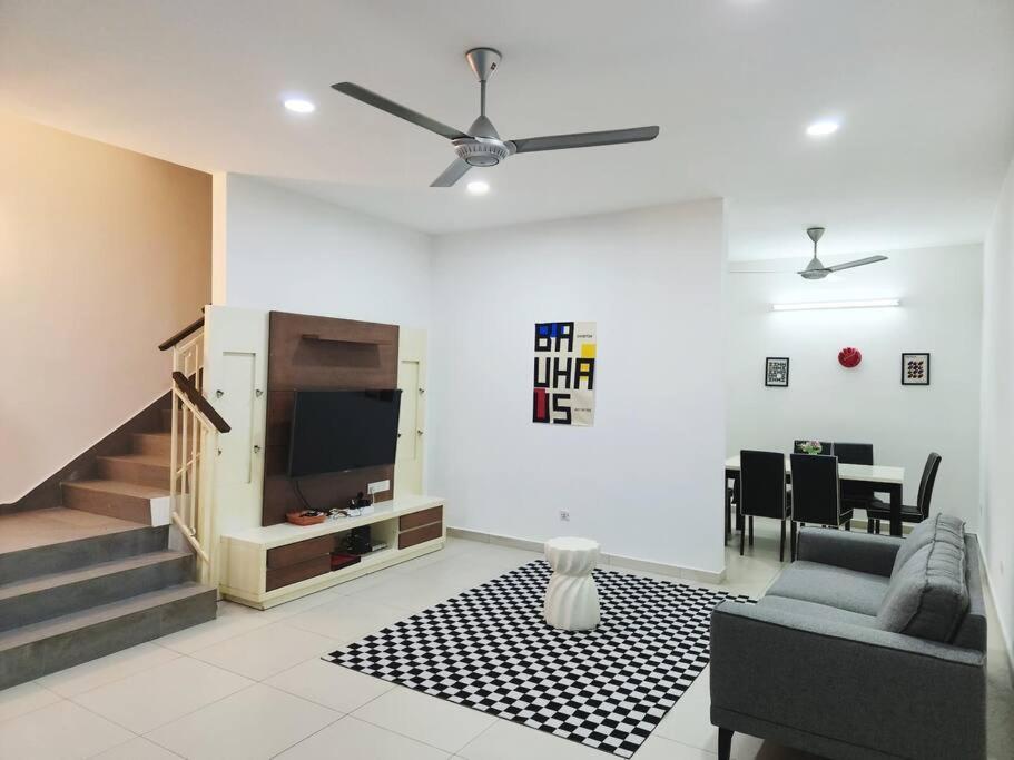 Rumah percutian Botani Bauhaus 17pax/4br/mahjong/tv Box