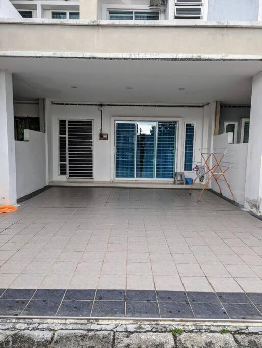 Botani Bauhaus 17pax/4br/mahjong/tv Box * Ipoh